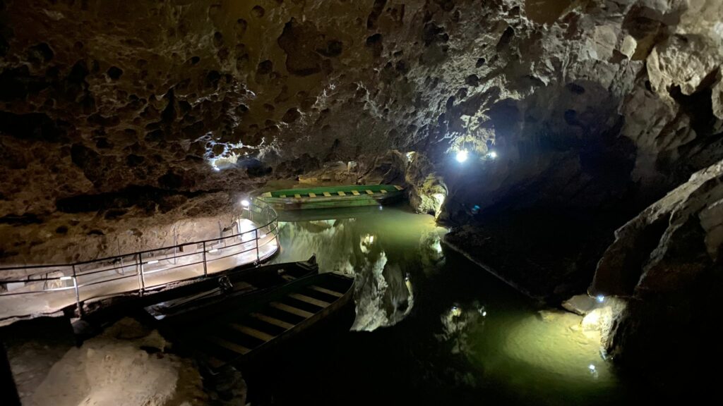 grottesderemouxhamps_sansvoiture